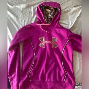 Women’s small Under Armour hoodie